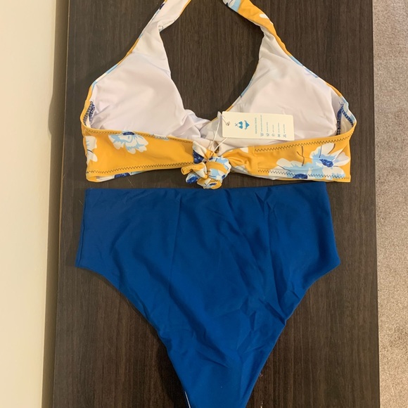 Women’s S yellow and blue flower print tie back hook design bikini set - Picture 4 of 5
